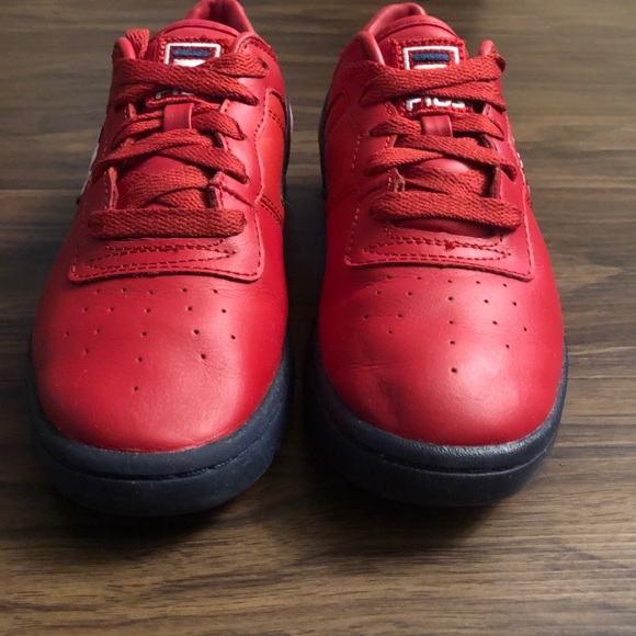 FILAS RED & NAVY BLUE TRIM SNEAKERS SIZE 4 - Picture 6 of 7